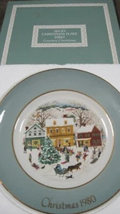 AVON CHRISTMAS PLATE ~1980 ~ COUNTRY CHRISTMAS ~ WEDGWOOD ~ ENGLAND ~ EUC - Picture 1 of 3