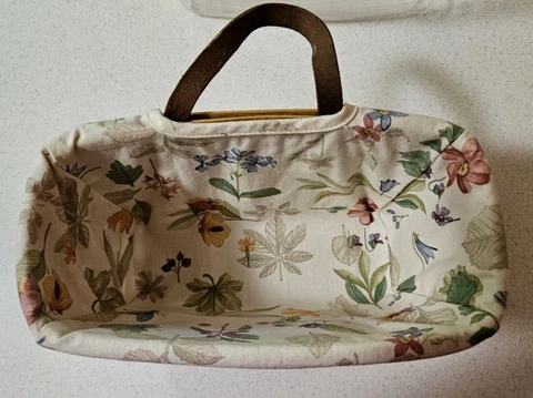 Longaberger 1995 Medium Heartland Hanging Key Basket w/Leather Strap Cover