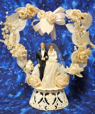 Topper de pastel de boda vintage de mediados de siglo de los años 50 de plástico 9,25" Coast Novelty 1959 Foto 1 de 4