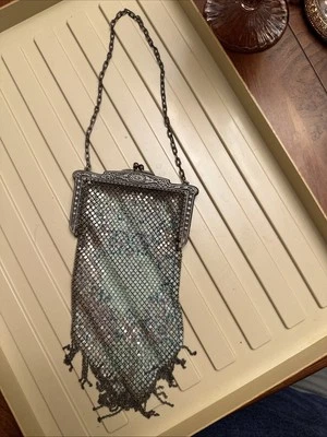 Антикварная мандалийская сумочка в стиле ар-деко 1920-х годов с расписной эмалью и сеткой из серебра РЕДКАЯ - Изображение 1 из 4