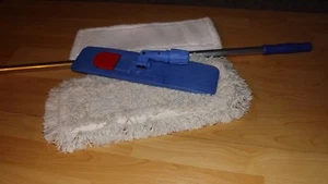 SET Boden Reinigung 1 Magnet Klapphalter 40cm + 1 Alu Teleskopstiel + 2 Wischmop - Bild 1 von 8