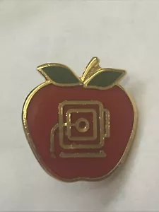 Vintage Apple computer Macintosh 80’s pin - Picture 1 of 2