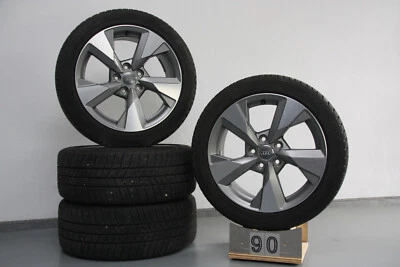 90  Original Audi A3 8V 17 ZOLL Winterreifen 8V0 601 025 DQ Winterräder  Barum - Bild 1 von 4