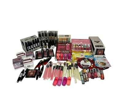 Make up Bundle surprise Box -5 Full-size Product |Gift-ready| - Immagine 1 di 4