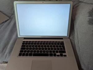 Apple MacBook Pro 15" Mid 2010 4 GB RAM - Bild 1 von 15