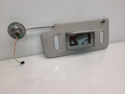 2009-17 Chevrolet Traverse Drivers Left Sun Visor W/ Light *Gray* - Image 1 of 4