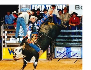 PBR PRO BULLRIDER JARED FARLEY SIGNED ON BULL 8X10 - Picture 1 of 1
