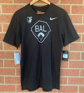 Nike MLB Baltimore Orioles Park Camden Yards Field Layout Black T-Shirt - Size M - Picture 1 of 4
