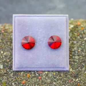 Pendientes de 8 mm con cristales Swarovski Siam rojo - Imagen 1 de 11