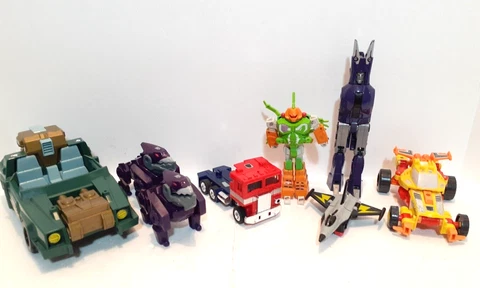 Lot of 8 Vintage  G1 Transformers - Venom, Cyclonus, Optimus, Skydive, Sureshot Cover