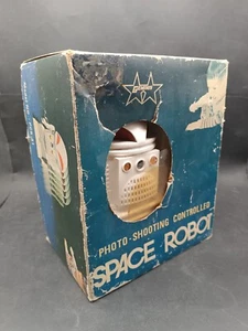 Space Robot Photo Shooting by Geminis - Bild 1 von 12