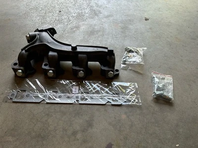 Комплект выпускного коллектора Dorman 674-169 подходит для грузовиков и фургонов Ford 1988-1995 - Изображение 1 из 4