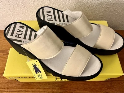 Sandalias de cuña Fly London $190 BESY357FLY alce de cuero blanco roto UE 40/9 Foto 1 de 4