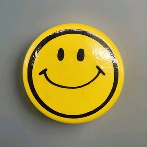 Vtg Smiley Face Pin Have A Nice Day Yellow Brooch Happy Smile Signed S.R.M. SRM - Picture 1 of 5
