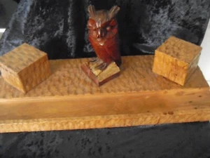 schreibtisch garnitur aus holz mit eule-beide tintenfässchen aus glas vorhanden - Bild 1 von 8