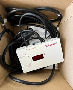 Control de velocidad Schroff para ventilador con conector C13 60715-005 - Imagen 1 de 3