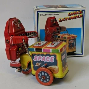 SPACE EXPLORER ROBOT Pushing Ice Cream Cart, Not working Display only - Afbeelding 1 van 2
