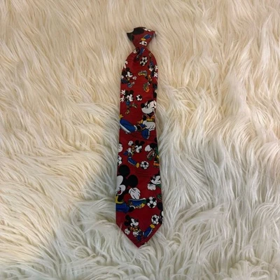 Corbata para niños Disney Mickey Mouse en clip rojo Foto 1 de 3