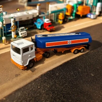Corgi 1160 Ford Gulf Petrol Tanker boxed (B191) - Image 1 of 4