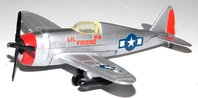 AVIÓN DE COMBATE ROAD CHAMPS Thunderbolt P47-D "LIL FRIEND" SEGUNDA GUERRA MUNDIAL Kill Tally en el lado Foto 1 de 4