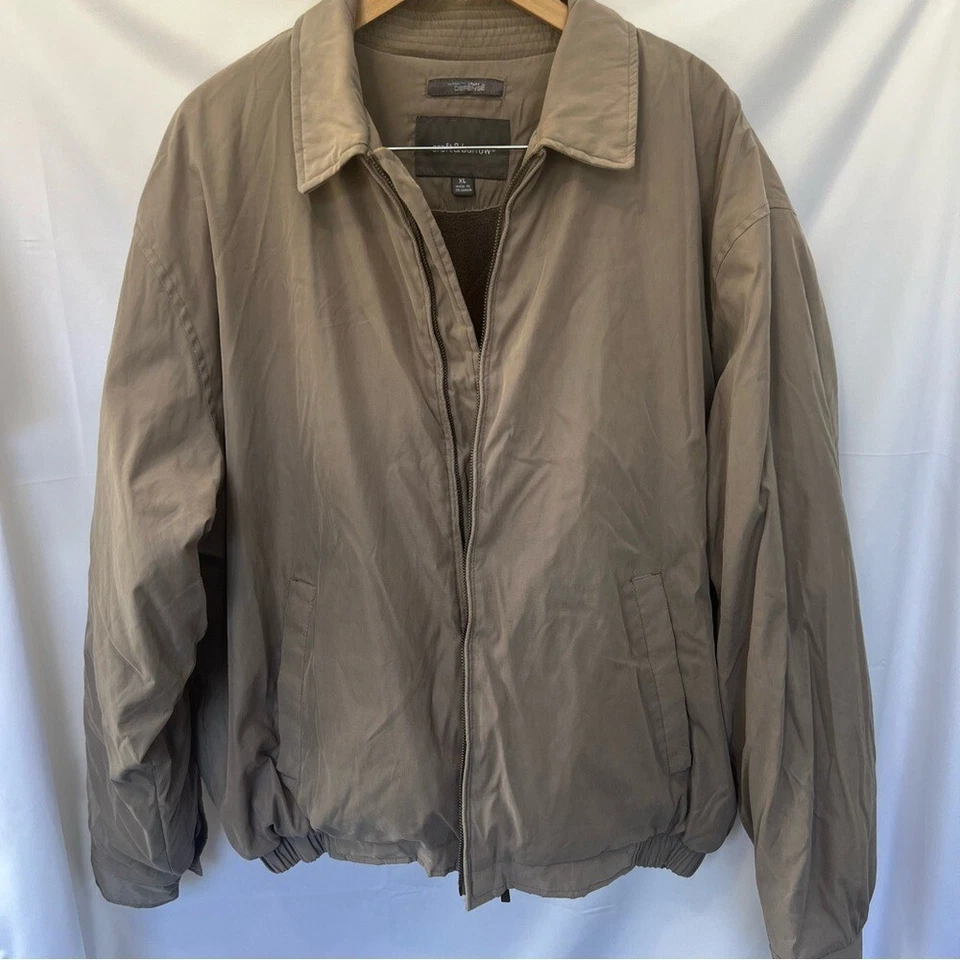 Chaqueta cortavientos Croft & Barrow bronceada ligera con cremallera Foto 1 de 4