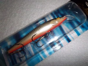 Salmo Sting 12F / 4 1/2" & 5/8oz dives 5'-10' IN THE COLOR GREY SILVER - Picture 1 of 8