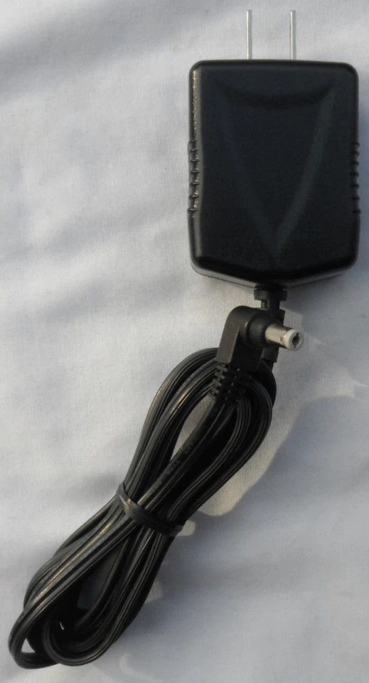 Genuine D-Link 5V 2.5A 5.5x2.1mm AC Power Adapter Router switch camera - Image 1 of 1
