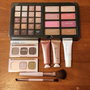 Ulta makeup set. Eyeshadow, brow gel, brown powder, brushes and more 9pcs New - Picture 1 of 4