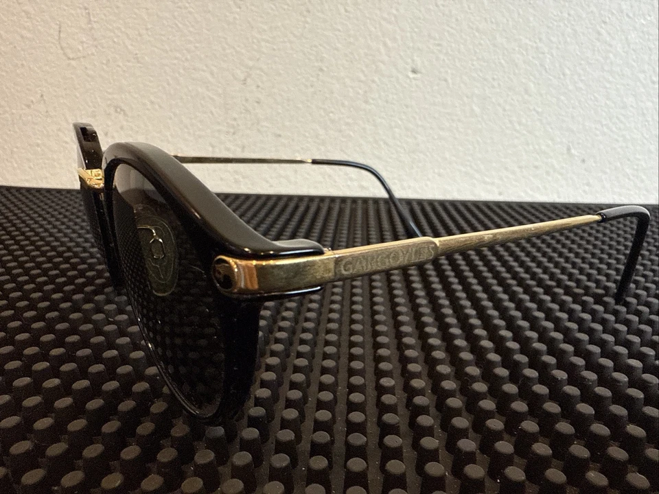 Gafas de sol vintage San Remo by Gargoyles - llantas redondas - negras y doradas - raras Foto 1 de 4