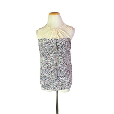 Tanque de seda Trina Turk talla M espiga estampado chevron ojo de cerradura Foto 1 de 4