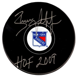 Brian Leetch Signed New York Rangers Puck w/ HOF 2009 Beckett Witness BAS COA - Picture 1 of 2