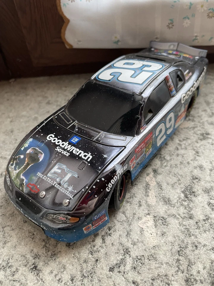 Action 1/24 - Chevrolet 2002 NASCAR #29 ET 20th Anniversary Harvick - Immagine 1 di 1