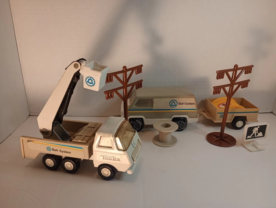 Vtg. 1979 Tonka Bell Phone System Bucket Truck, Van, Trailer & Accessories... - Image 1 of 4