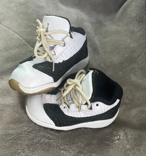 Sneakers Air Jordan unisex bambini 11 retrò basse IE TD 306004 100 nere taglia 5 5 C.
