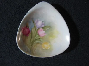 Royal EPIAG Czechoslovakia Small Triangular Dish Tulips Signed by NOLL - Picture 1 of 6
