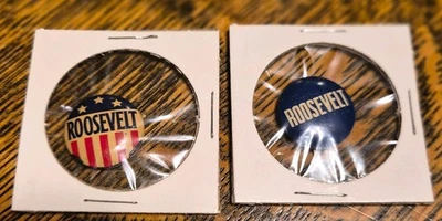 Prendedor de botón de campaña político de dos FDR Roosevelt 1932-1944 Foto 1 de 2