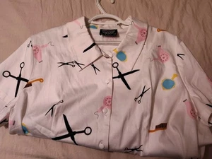 Hearts And Roses Woman Size 14 Button Up With Hair Cutter/Beautician Design - Picture 1 of 11