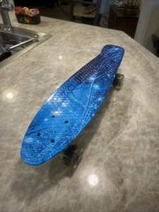 Skitch Cruiser Monopatín Azul Galaxy para Niños con Cubierta, Estuche de Transporte y Herramienta - Imagen 1 de 14