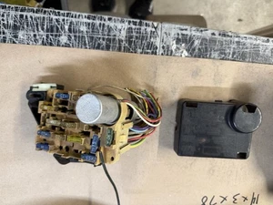 80-86 1980-1986 Ford truck Bronco Fuse Box Fusebox W/ Brackets & Cover OEM - Picture 1 of 3