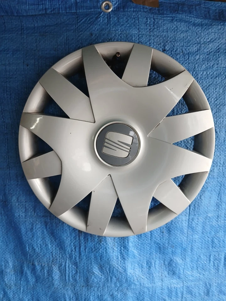 1 x 15" SEAT Ibiza wheel trim hub cap...wk34 - Image 1 of 1