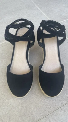 Novo (Bolivia)  Wedge Sandals Black - image 1 of 4