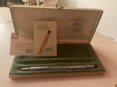 BOLÍGRAFO CRUZADO VINTAGE. CON CAJA Y PAPELEO EN CAJA ORIGINAL Foto 1 de 4