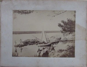 ANTIQUE PHOTO BOAT SAILS SINNERS HOLIDAY MEN CHILDREN - Picture 1 of 2