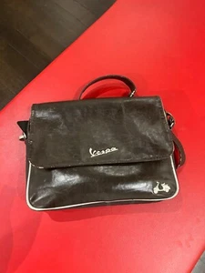 borsa tracolla marca Vespa in ecopelle colore marrone - Foto 1 di 6