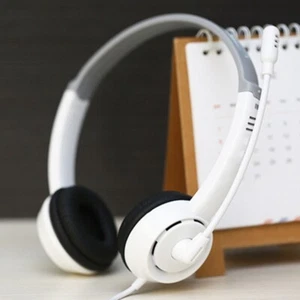 Comfortable Overhead Wire Headphones With Builts In Mics And Volumes Control - Afbeelding 1 van 12