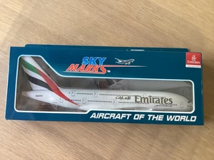 Emirates Airbus A380 1:200 scale model - Picture 1 of 1