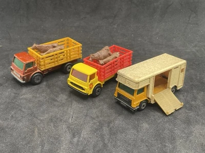 2 camiones de ganado Matchbox #71 con vacas marrones 1976 y 1977 camión de carga para caballos #40 Foto 1 de 4