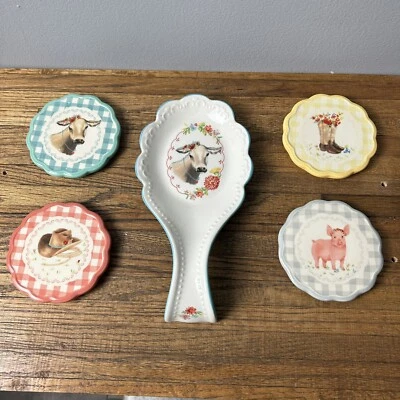 "Reposacuchara Pioneer Woman 9"" X 5"" con 4 posavasos de 4""" Foto 1 de 4