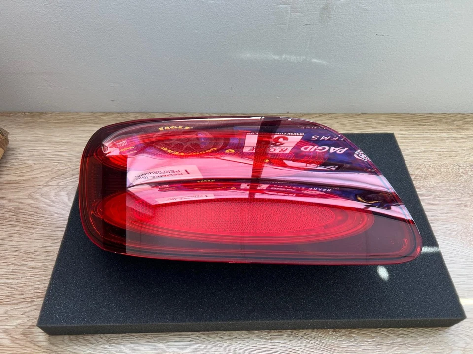 Bentley Continental GT / GTC Left LED Tail Light – Part Number 3W3945095AB - image 1 of 4