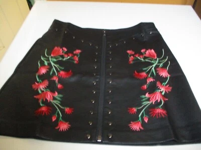 Moda Nova Para Mujer Imitación Cuero Negro Rojo Floral Bordado Cremallera Falda M -NUEVA CON ETIQUETAS Foto 1 de 4